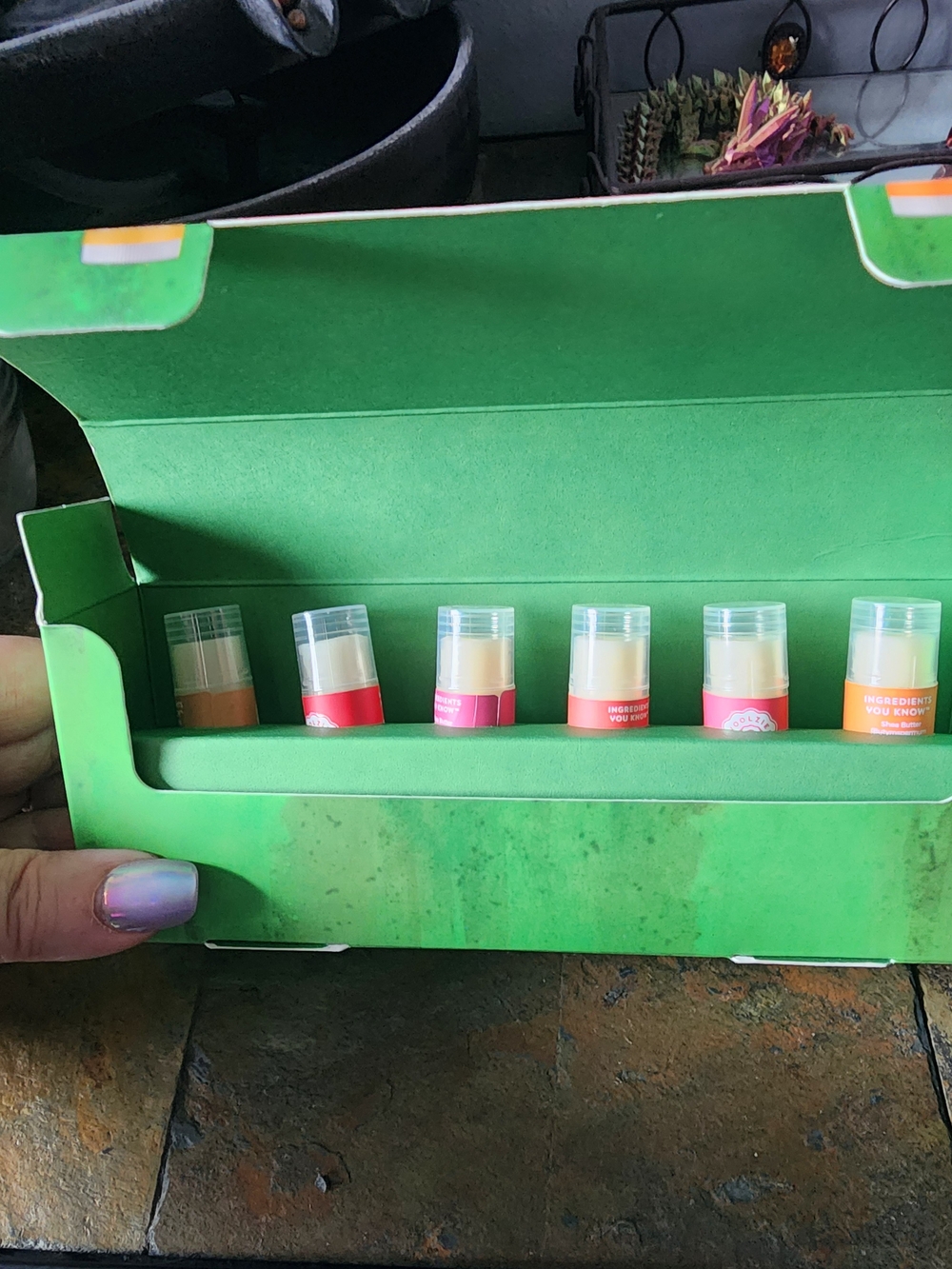 Set a 6 natural lip balms with vitamin E. - Picture 4 of 5